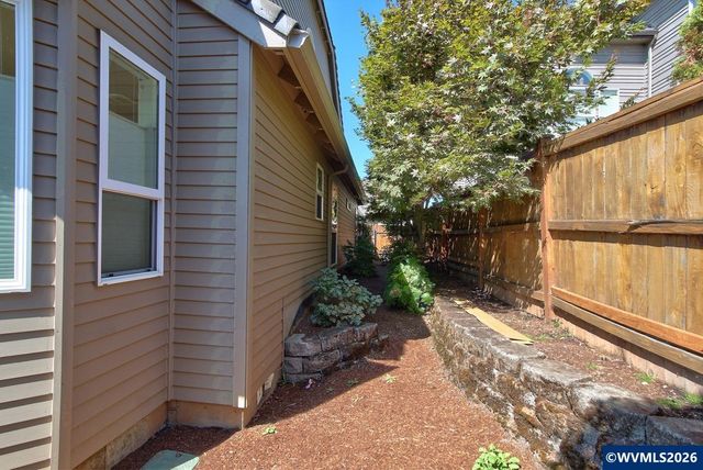 2896 Mapleleaf Ct NW, Salem, OR 97304