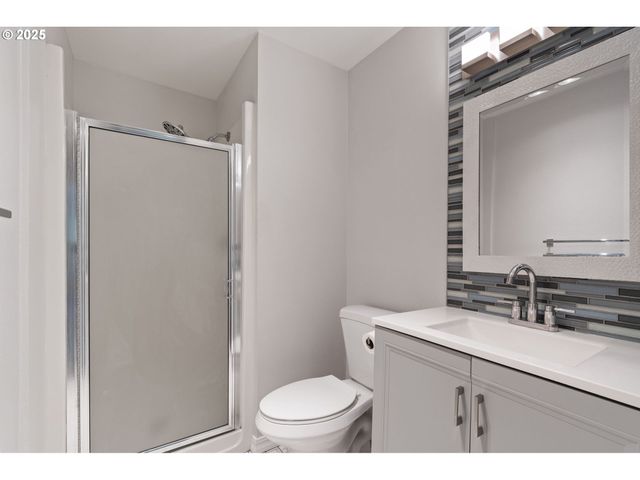 8720 Sw TUALATIN Rd 110, Tualatin, OR 97062