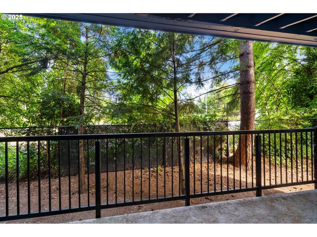 8720 Sw TUALATIN Rd 110, Tualatin, OR 97062