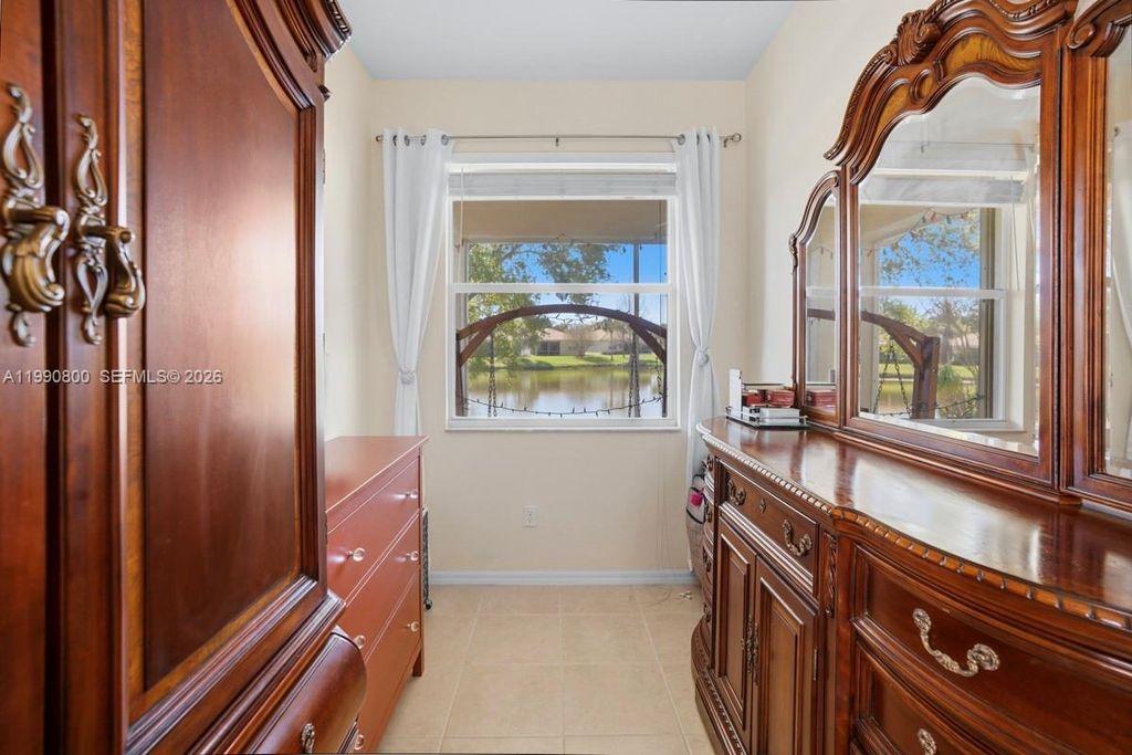 Image 22 of property listing at 337 SW Maclay Way, Port St. Lucie, FL 34986