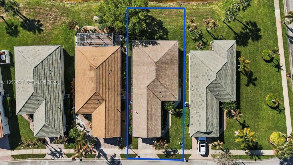 Image 30 of property listing at 337 SW Maclay Way, Port St. Lucie, FL 34986