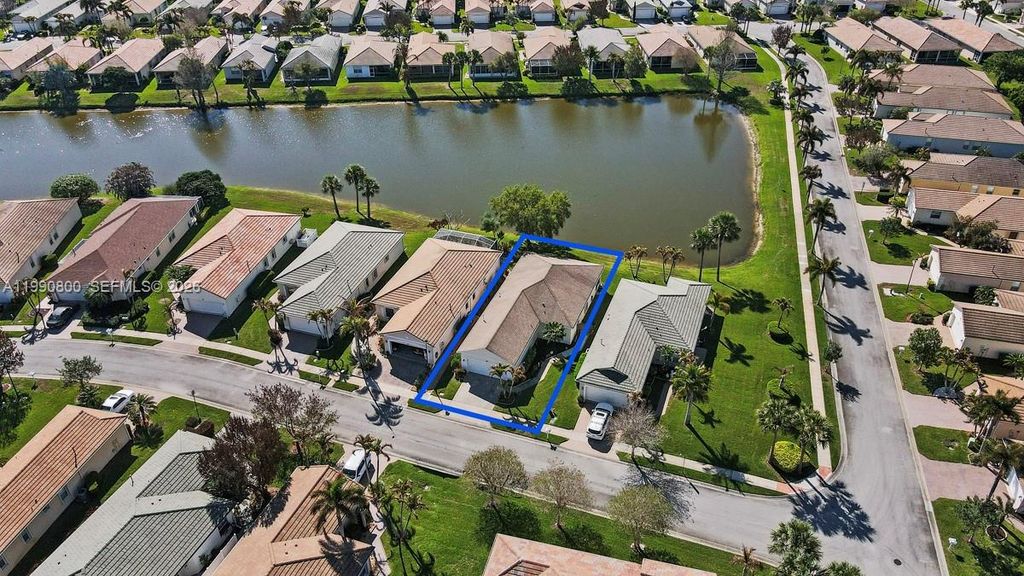 Image 31 of property listing at 337 SW Maclay Way, Port St. Lucie, FL 34986