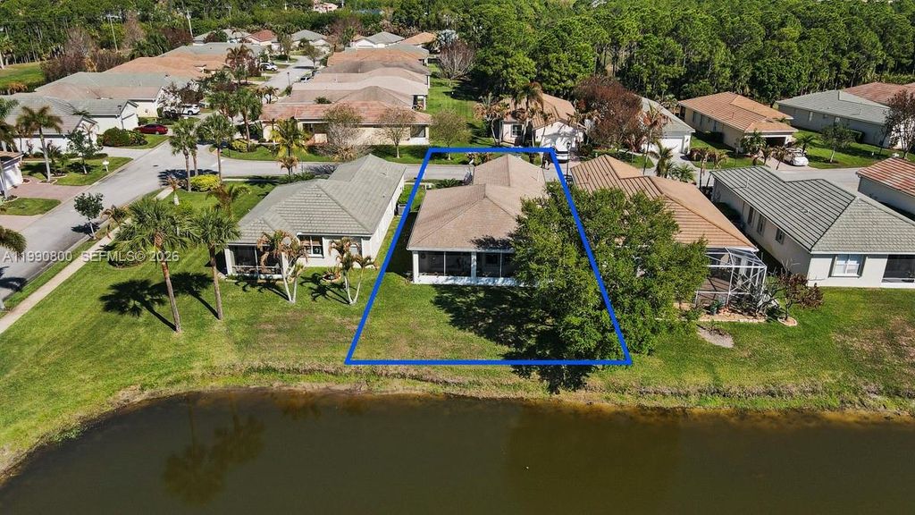 Image 32 of property listing at 337 SW Maclay Way, Port St. Lucie, FL 34986