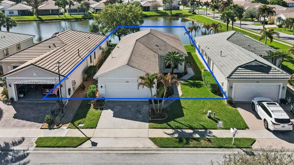 Image 33 of property listing at 337 SW Maclay Way, Port St. Lucie, FL 34986