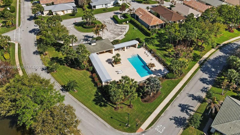 Image 35 of property listing at 337 SW Maclay Way, Port St. Lucie, FL 34986