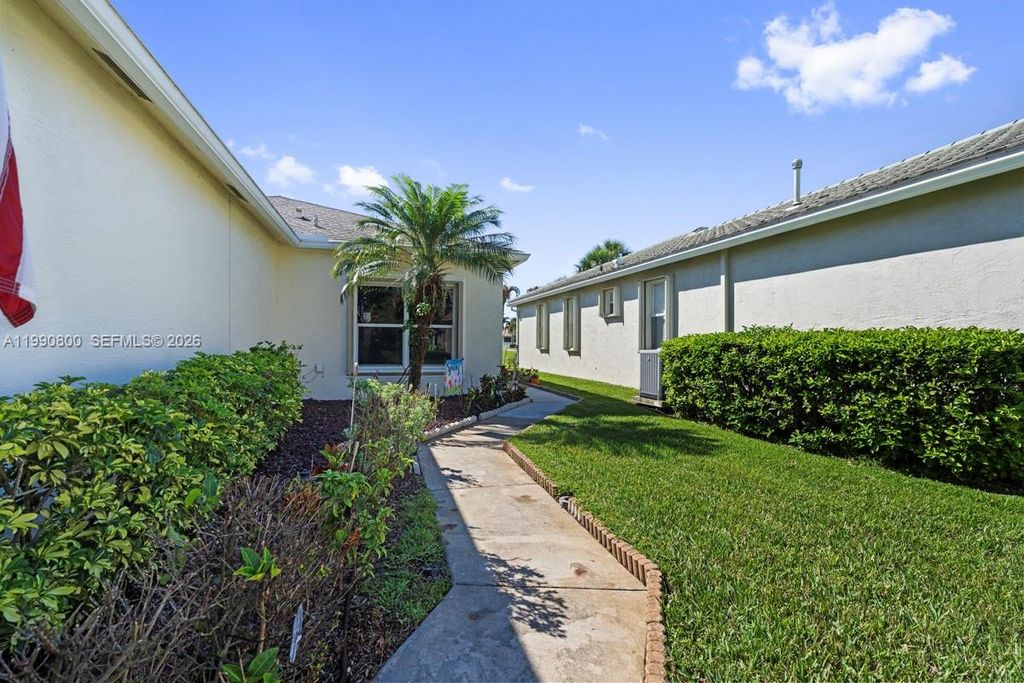 Image 37 of property listing at 337 SW Maclay Way, Port St. Lucie, FL 34986