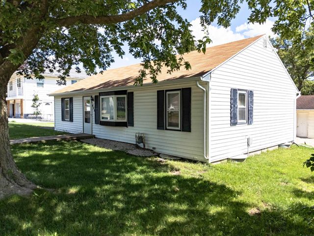 406 20th Avenue, Gilbertville, IA 50634