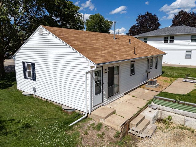 406 20th Avenue, Gilbertville, IA 50634