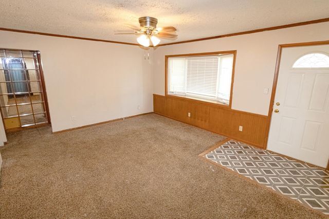 406 20th Avenue, Gilbertville, IA 50634