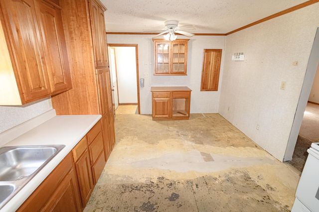 406 20th Avenue, Gilbertville, IA 50634
