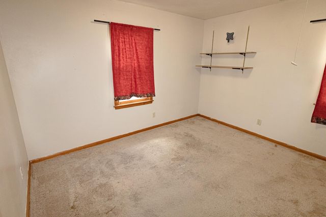 406 20th Avenue, Gilbertville, IA 50634