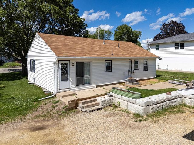 406 20th Avenue, Gilbertville, IA 50634