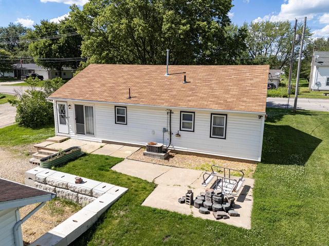 406 20th Avenue, Gilbertville, IA 50634