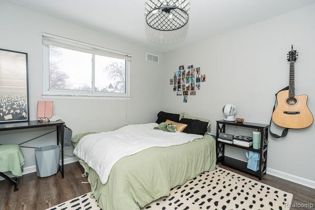 39802 Sunderland Drive, Clinton Township, MI 48038