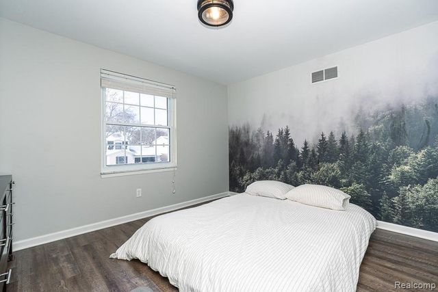 39802 Sunderland Drive, Clinton Township, MI 48038