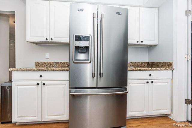 39802 Sunderland Drive, Clinton Township, MI 48038