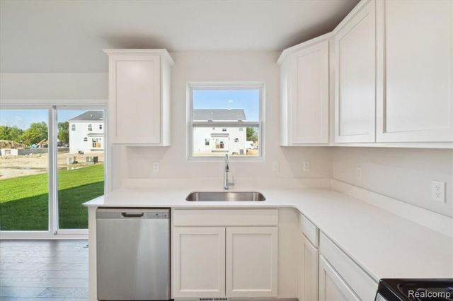 615 Harvest Way, Chelsea, MI 48118
