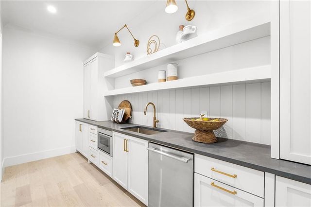 44 Hardeman Road, Atlanta, GA 30342