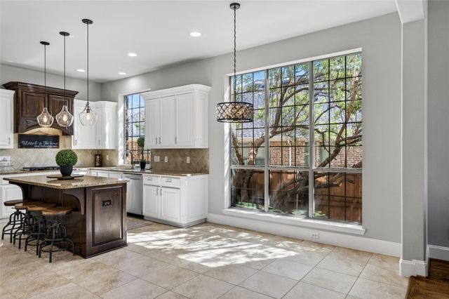 813 Moss Cliff Circle, Mckinney, TX 75071