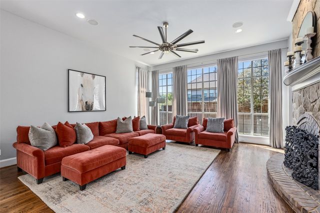 813 Moss Cliff Circle, Mckinney, TX 75071