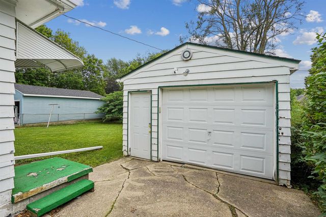 1625 W 2nd Street, Waterloo, IA 50701