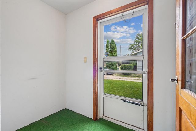 1625 W 2nd Street, Waterloo, IA 50701