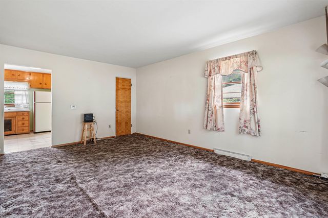 1625 W 2nd Street, Waterloo, IA 50701