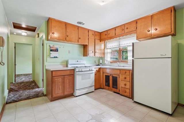 1625 W 2nd Street, Waterloo, IA 50701