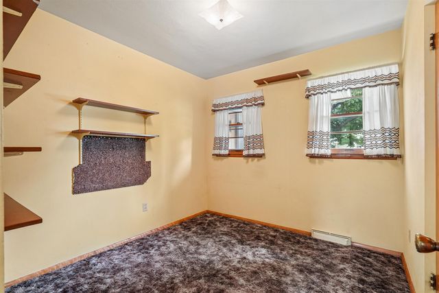 1625 W 2nd Street, Waterloo, IA 50701