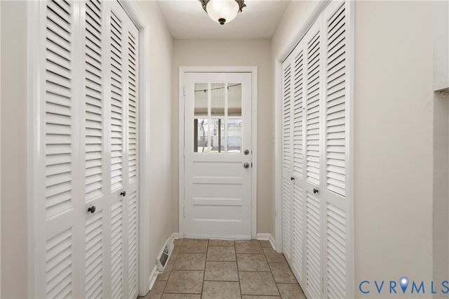 107 Oxford Rd, Hopewell, VA 23860