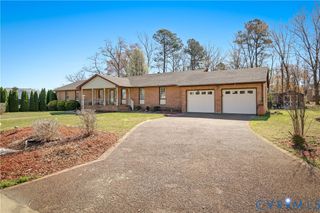 107 Oxford Rd, Hopewell, VA 23860