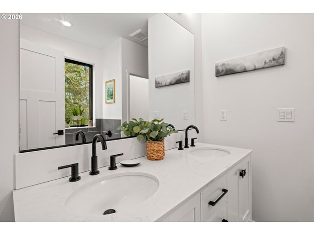 42345 Se SHIPLEY Rd, Sandy, OR 97055