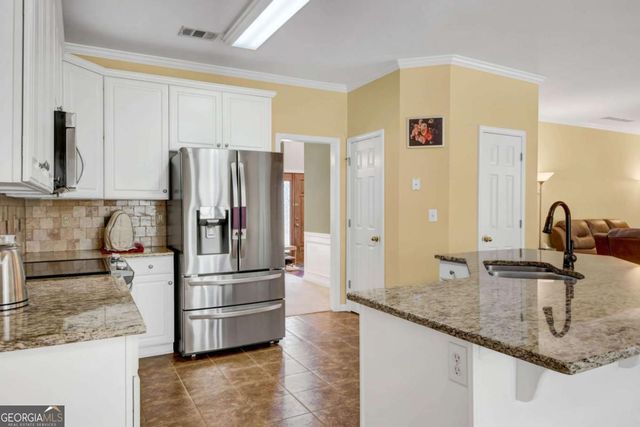 2150 Laurel Lake Drive, Suwanee, GA 30024