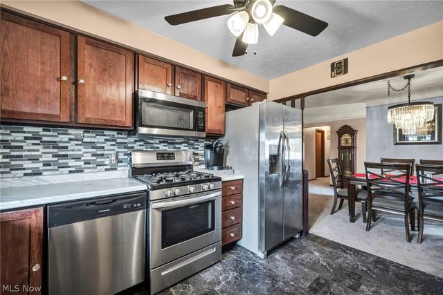 7504 Skylark Drive, Parma, OH 44130