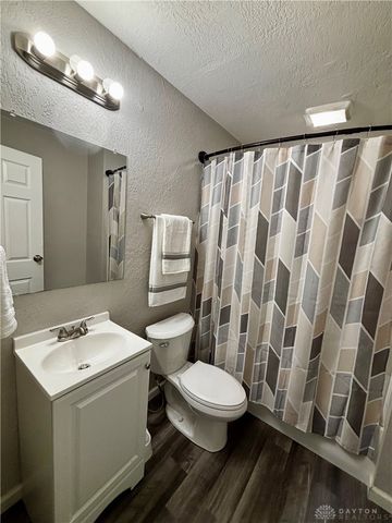 1815 Fieldstone Drive, Dayton, OH 45414