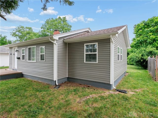 1815 Fieldstone Drive, Dayton, OH 45414