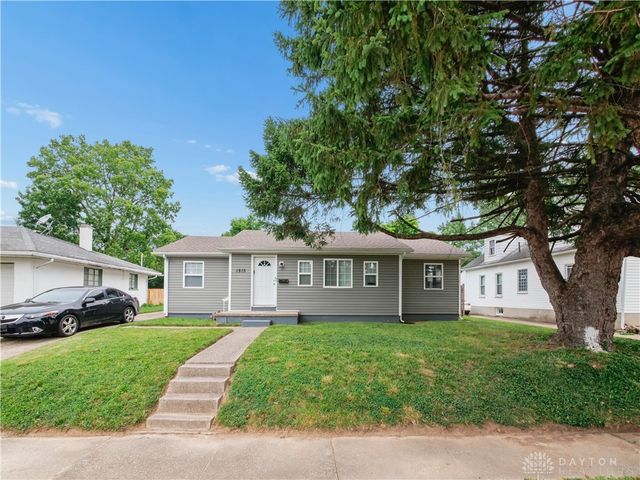1815 Fieldstone Drive, Dayton, OH 45414