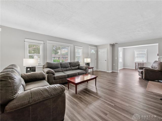 1815 Fieldstone Drive, Dayton, OH 45414