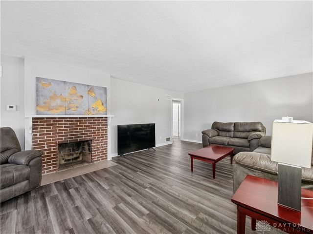 1815 Fieldstone Drive, Dayton, OH 45414
