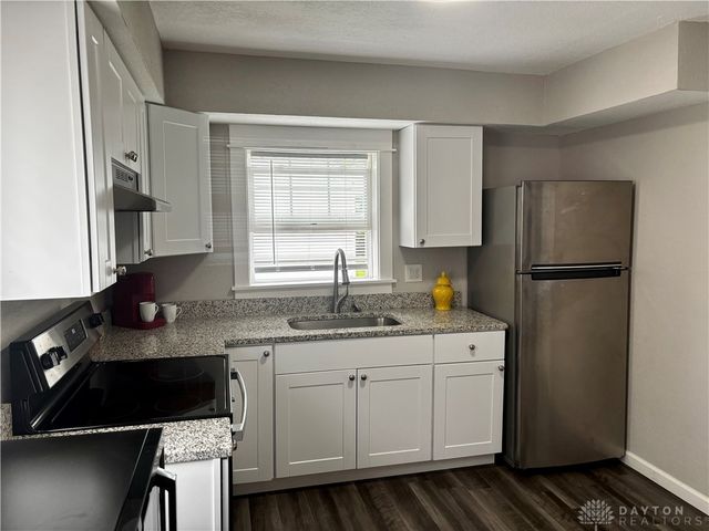 1815 Fieldstone Drive, Dayton, OH 45414