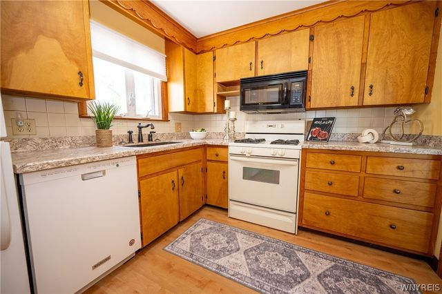 6641 Taylor Road, Hamburg, NY 14075