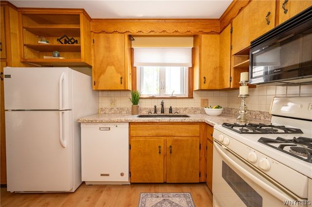 6641 Taylor Road, Hamburg, NY 14075
