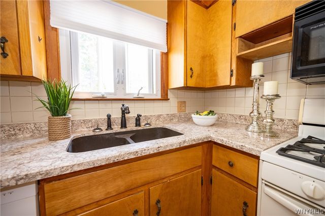 6641 Taylor Road, Hamburg, NY 14075