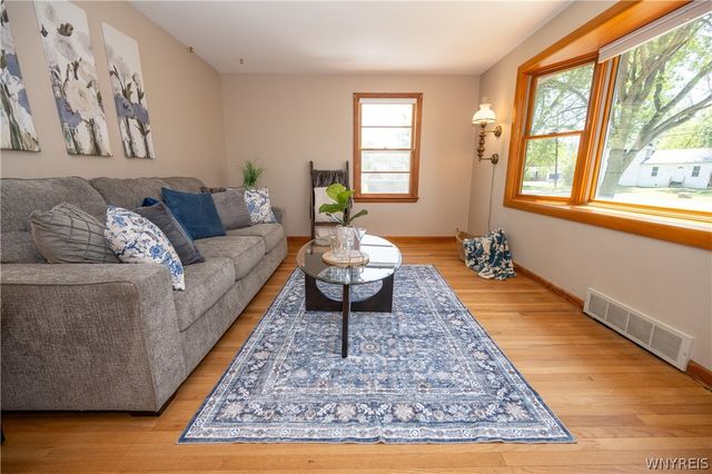 6641 Taylor Road, Hamburg, NY 14075