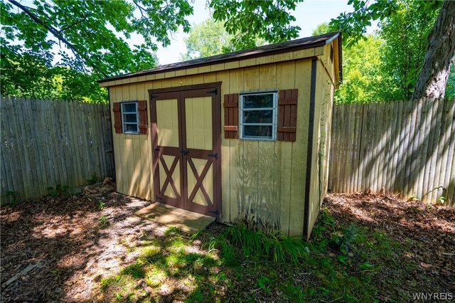 6641 Taylor Road, Hamburg, NY 14075