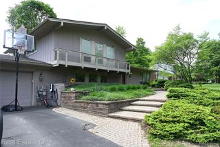 5382 Van Ness Drive, Bloomfield Hills, MI 48302