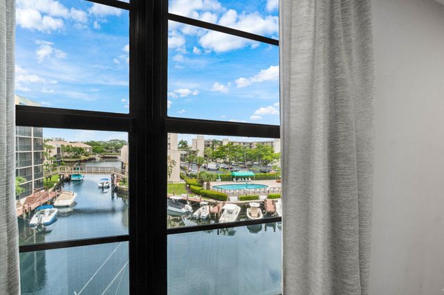 4 Royal Palm Way 4020, Boca Raton, FL 33432