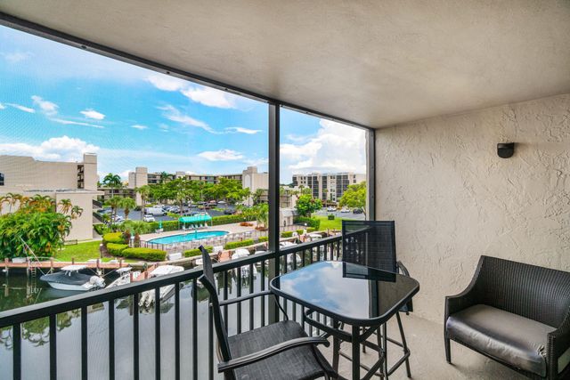 4 Royal Palm Way 4020, Boca Raton, FL 33432