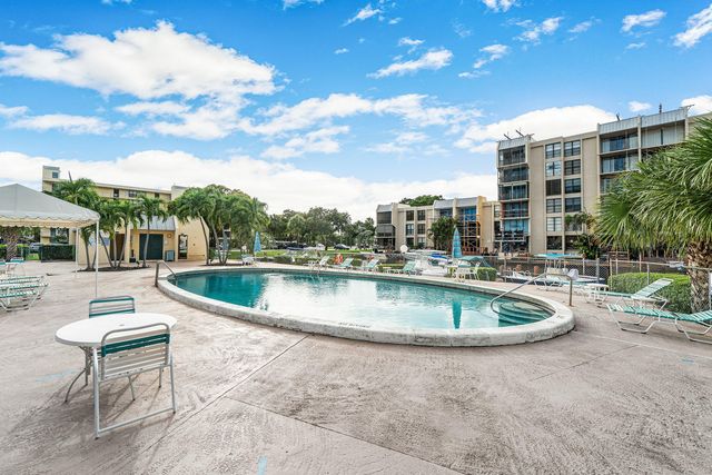 4 Royal Palm Way 4020, Boca Raton, FL 33432