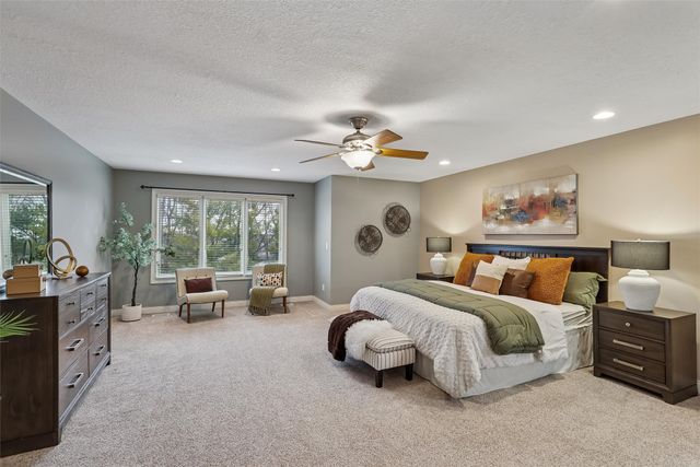 15701 Brookshire Drive, Urbandale, IA 50323